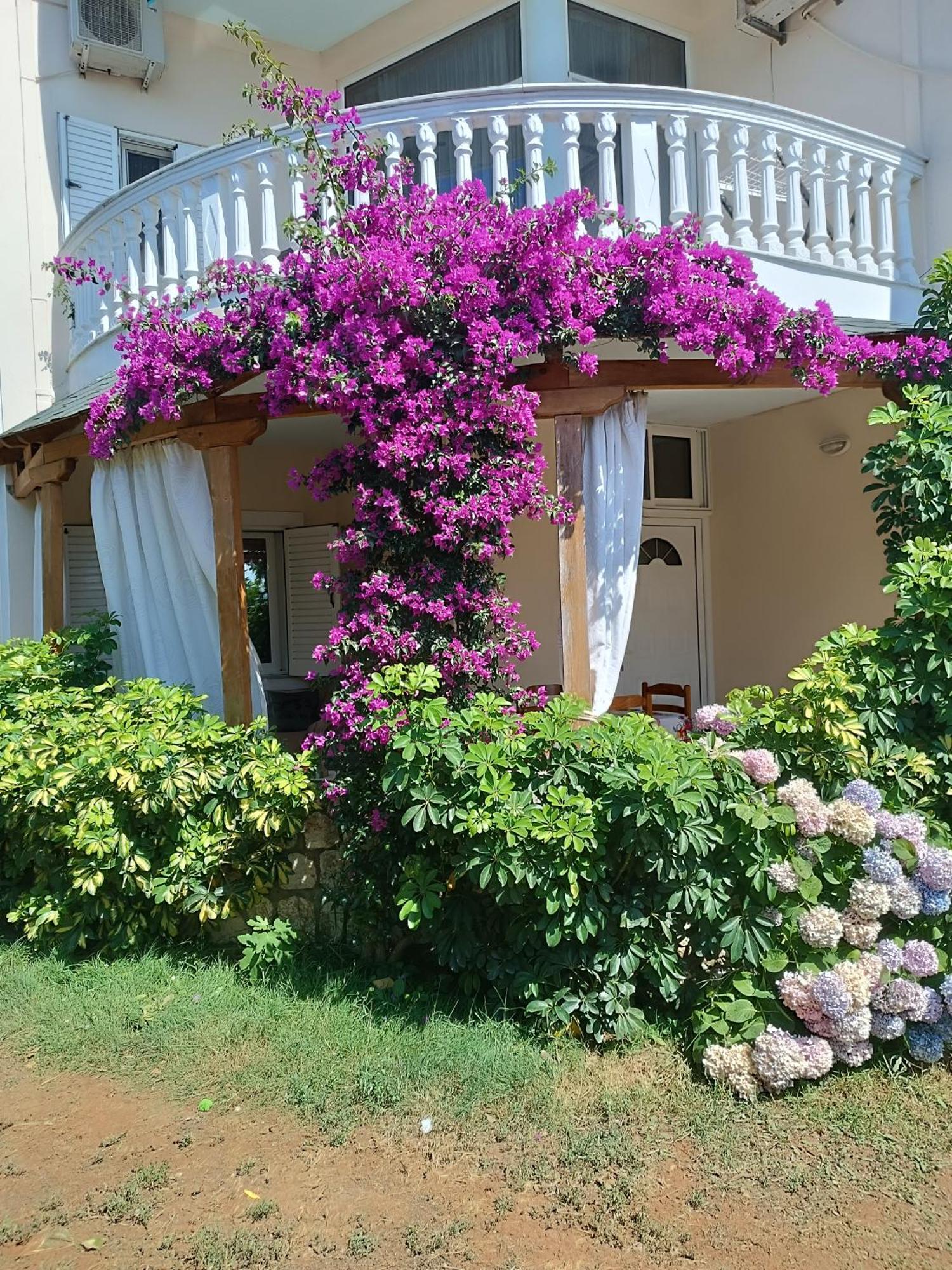 Oruci Apartments Ksamil Exterior foto